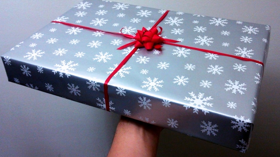 Are There Actual Dos And Don’ts When Giving Gifts At Work During The Holiday?